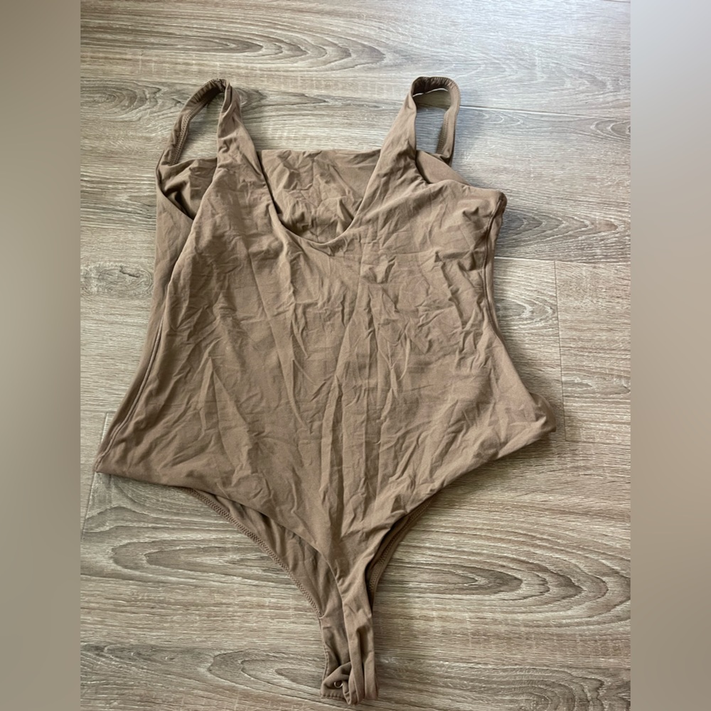 SKIMS Fits Everybody Bodysuit - Square Neck Thong Body suit - XL - Picture 5 of 6